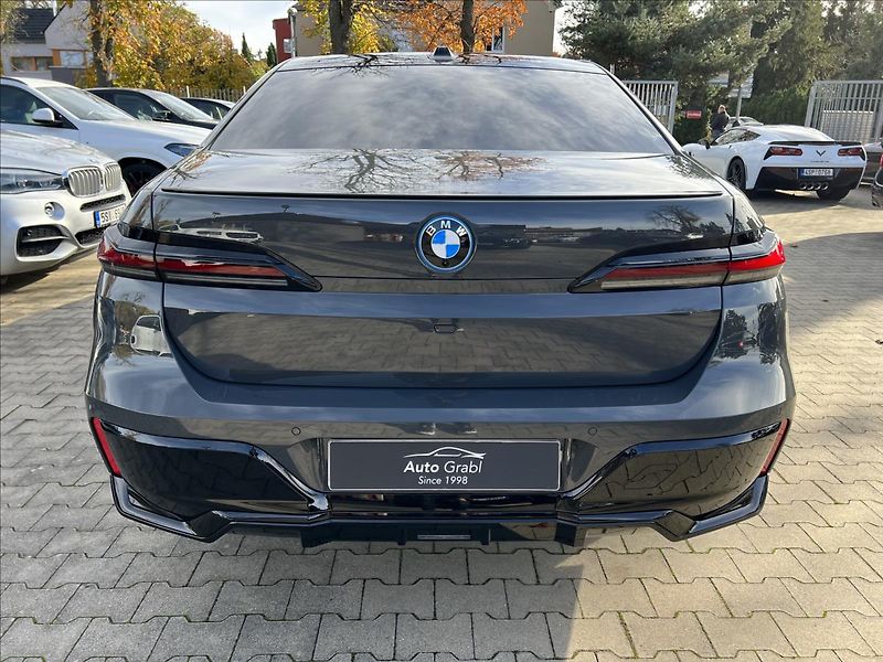 BMW Řada 7 750e Msport Pro xDrive - fotka 6 z 43