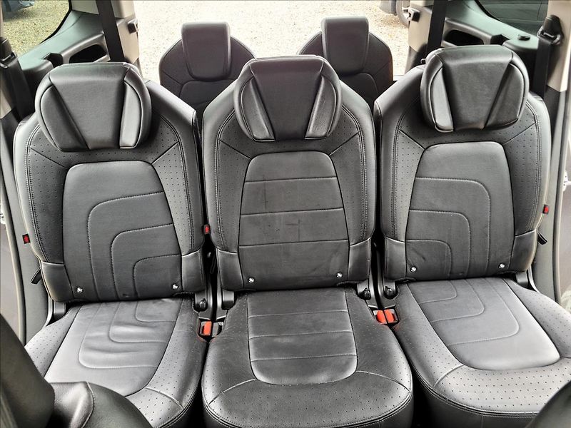 Citroën Grand C4 SpaceTourer 1,5 hdi,7 MÍST,KŮŽE,VÝHŘEV,NAV - fotka 40 z 50