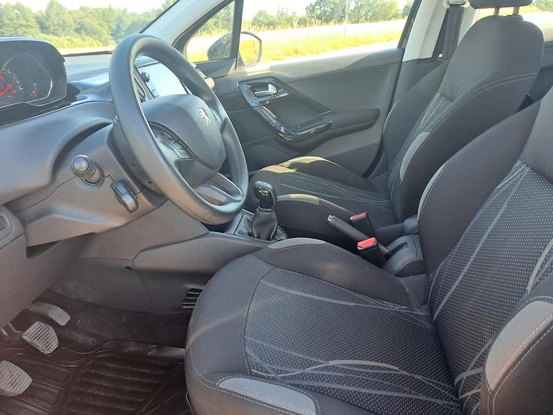 Peugeot 208 (2015) 1.0 PĚKNÝ STAV - fotka 10 z 22