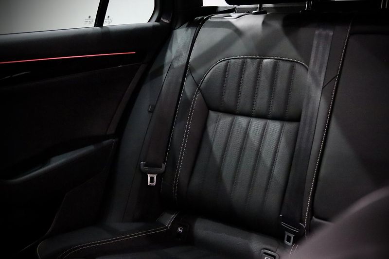 Škoda Superb 3 FL 2.0 TSI 140 kW DSG L&K  - fotka 23 z 52