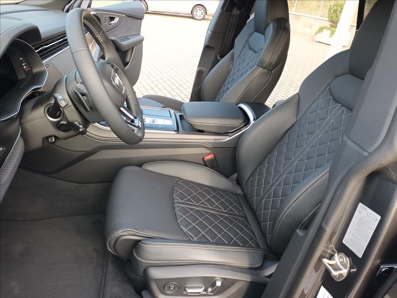 Audi Q8 3,0 TDI,210KW,S-line,ČR 1MAJ, - fotka 13 z 50