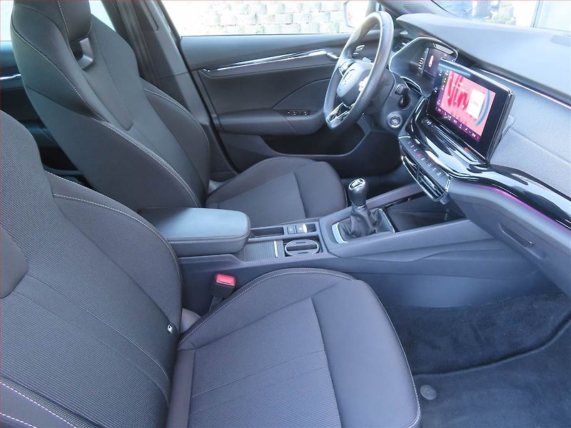 Škoda Octavia (2022) Style 1.0 TSI, Serv.kniha - fotka 9 z 27