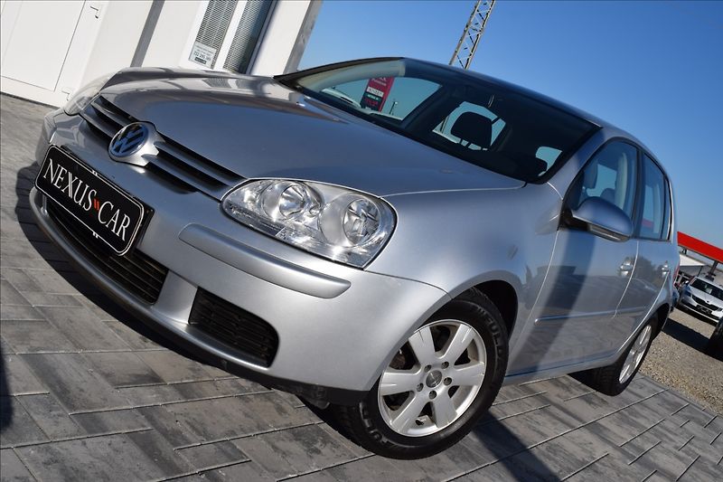 Volkswagen Golf 1,4 i 59KW NOVÁ STK ALU - fotka 1 z 35