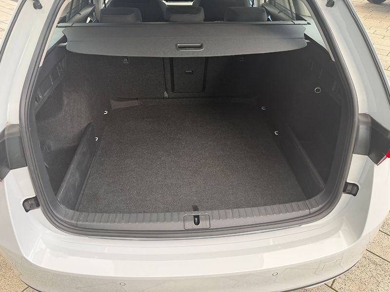 Škoda Octavia Selection  2,0TDI 85kW 6G Matr - fotka 16 z 18