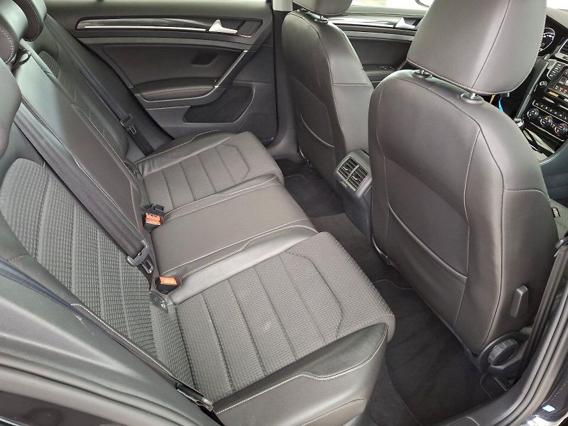 Volkswagen Golf (2015) Variant HighLine 1,6TDi 77kW - fotka 14 z 32