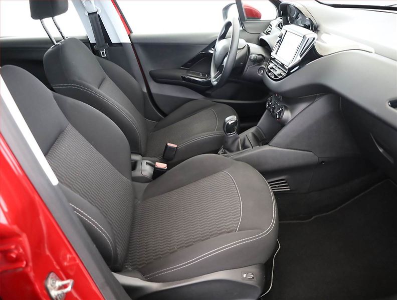 Peugeot 208 (2019) 1.2 PureTech, Serv.kniha - fotka 7 z 14