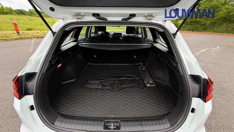 Kia Ceed 1.5 T-GDI SPIN - fotka 16 z 22