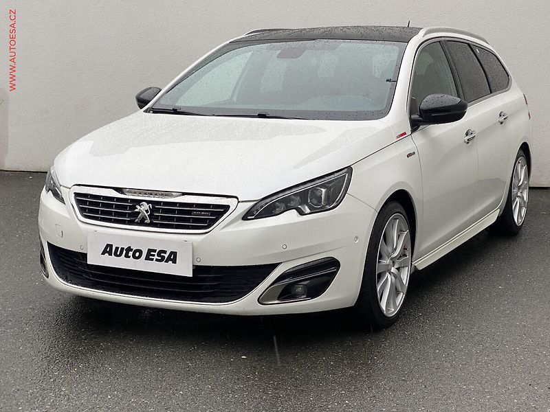 Peugeot 308 (2015) 2.0HDi, AC, LED, navi - fotka 3 z 16