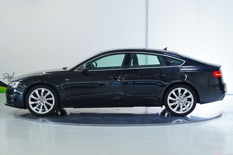 Audi A5 - fotka 3 z 27