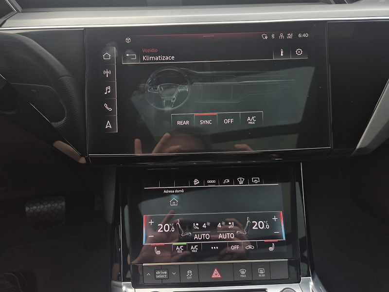 Audi e-tron SPORTBACK S 370kw SOH 96% - fotka 30 z 48