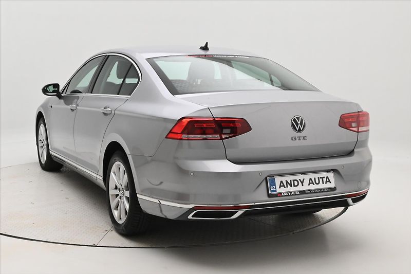 Volkswagen Passat 1,4 TSI GTE 160 kW DSG Highlin - fotka 7 z 32