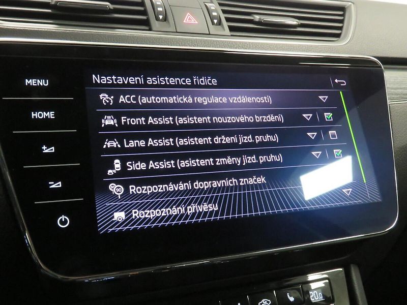 Škoda Superb - fotka 18 z 25