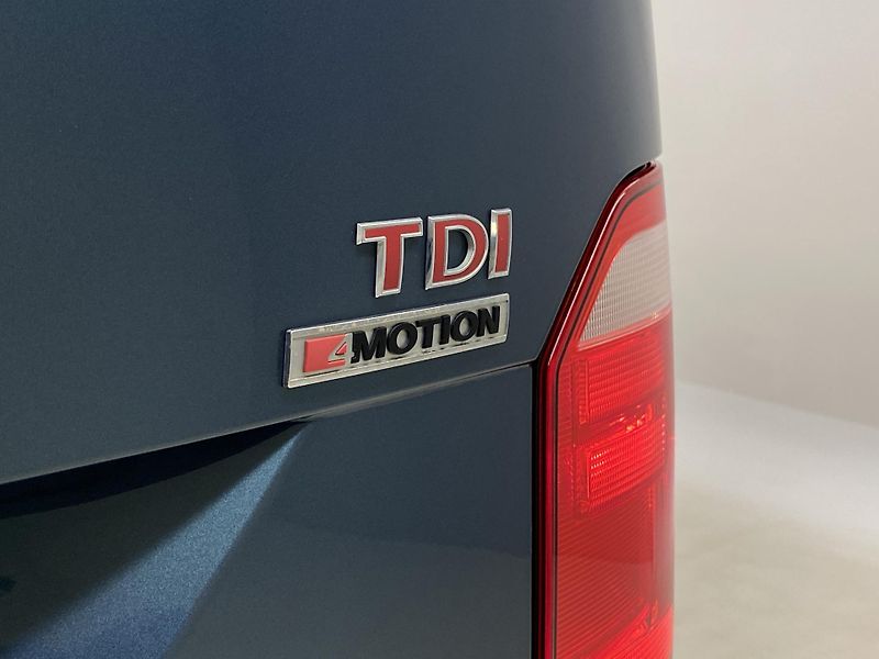 Volkswagen Multivan 2.0TDI 170kW 4MOTION DSG 7míst - fotka 30 z 34