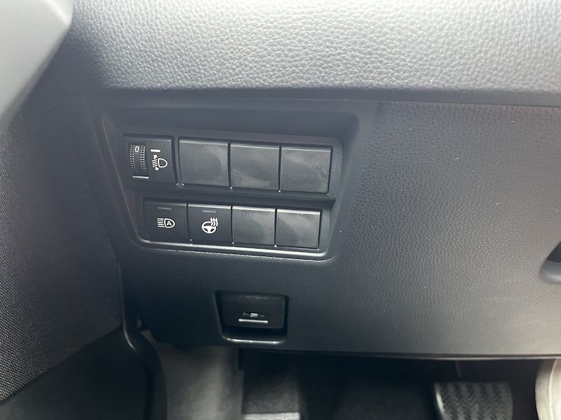 Toyota Yaris 1.5 Hybrid Style ODBĚR ihned - fotka 26 z 29