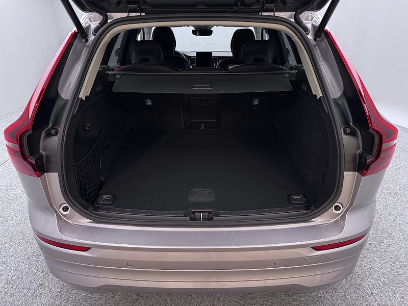 Volvo XC60 (2026) B5 AWD AUT CORE - fotka 5 z 22