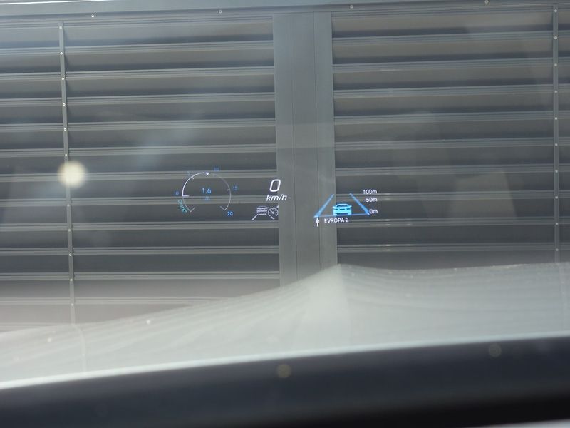 Mercedes-Benz GLS (2023) 400D*PRÉM-PLUS*AMG*PAN*HEAD*CZ - fotka 39 z 50