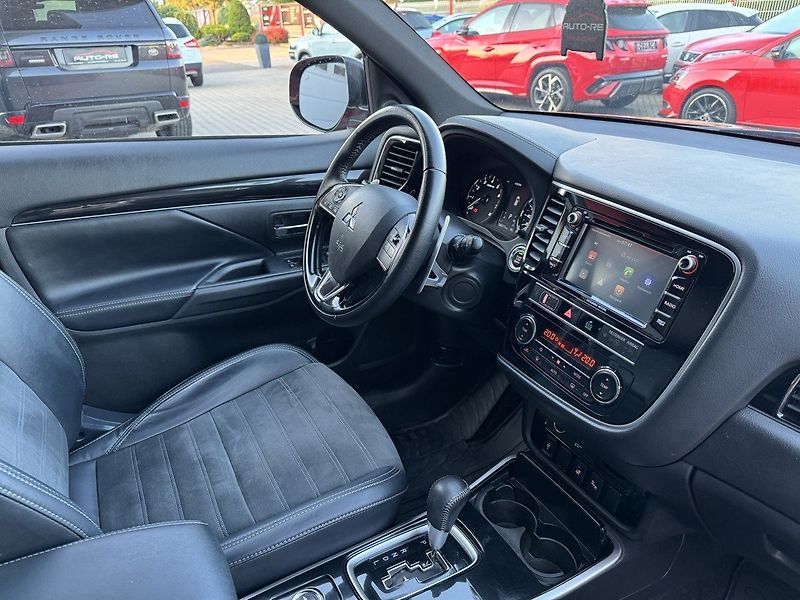 Mitsubishi Outlander (2019) 2.0i Mivec AWD Automat LED - fotka 16 z 48