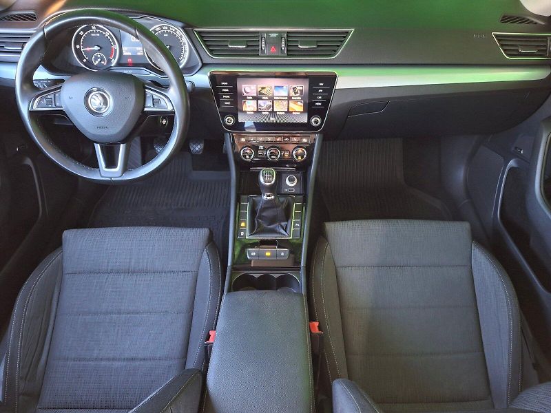 Škoda Superb (2018) Combi Ambition Plus 2,0TDi 110 - fotka 5 z 35