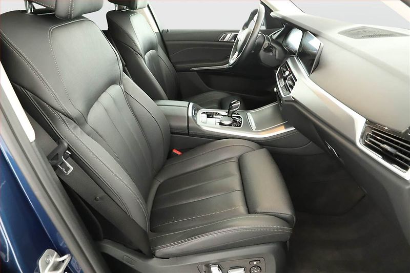 BMW X5 (2022) xDrive40i - fotka 7 z 21