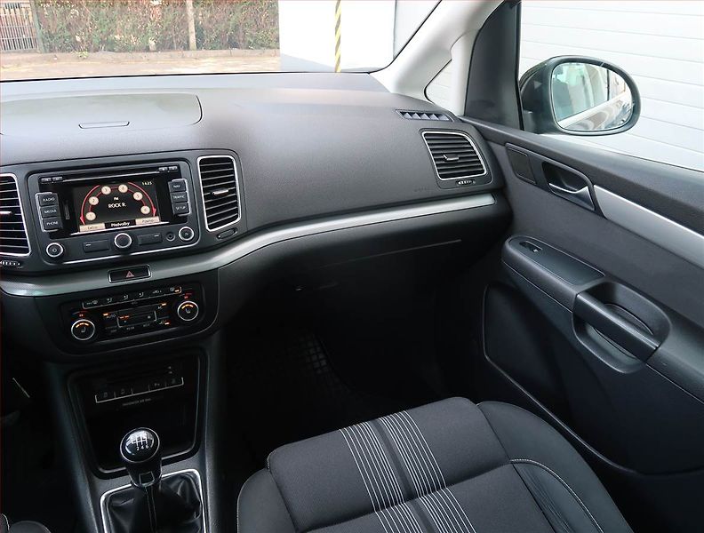 Volkswagen Sharan (2012) 2.0 TDI, Xenony, Tempomat - fotka 8 z 28