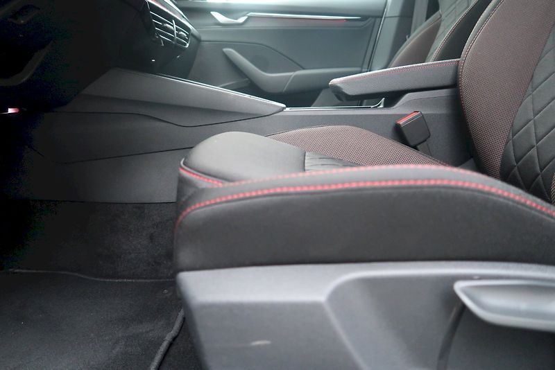 Škoda Octavia (2025) RS 2,0 TSI 195 kW DSG - fotka 20 z 30