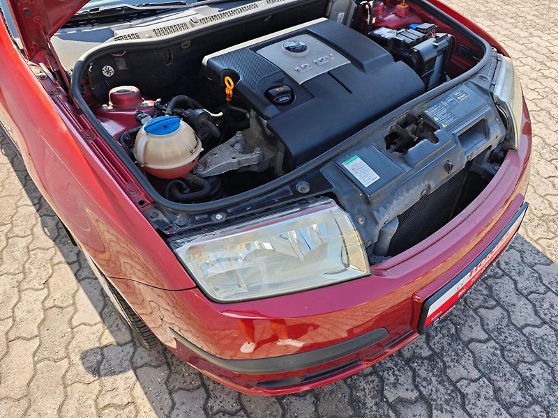 Škoda Fabia (2007) 1.2 HTP Elegance nové ČR 1.maj - fotka 24 z 32