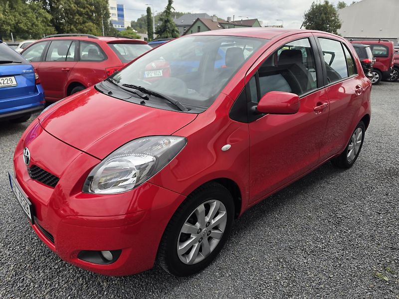 Toyota Yaris 1.0 VVTI Klimatizace  - fotka 2 z 16