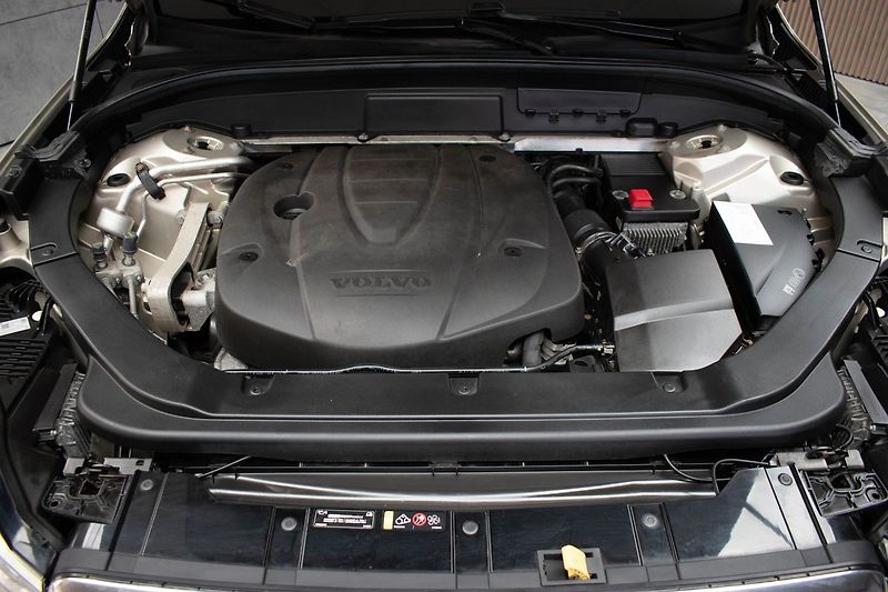 Volvo XC60 D5 AWD INSCRIPTION DPH*ČR 1.M* - fotka 37 z 44