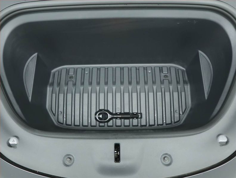 Tesla Model Y (2022) Performance 79kWh, SoH 92% - fotka 20 z 22