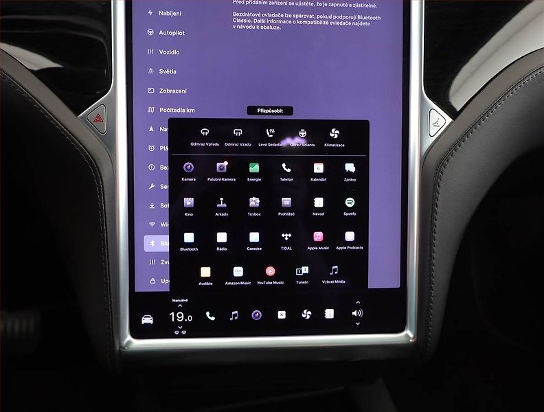 Tesla Model X (2018) 100D, SoH 92% - fotka 16 z 27