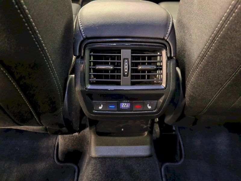 Škoda Karoq (2025) 2.0 TDI 110 kW DSG 4x4 Sportli - fotka 25 z 31