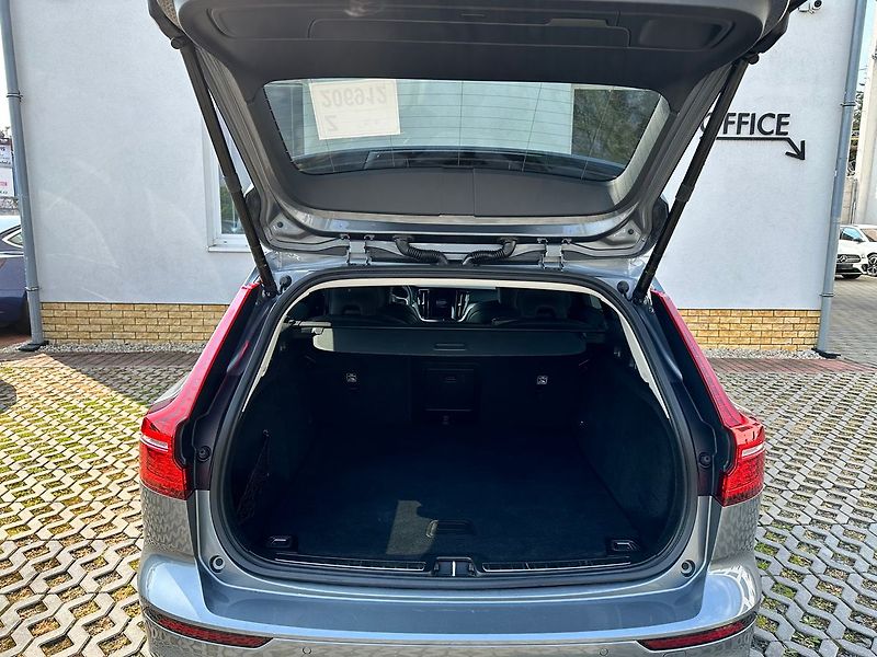 Volvo V60 CC/B4/AWD/Momen/TažZ/H&K/Ihned - fotka 22 z 24