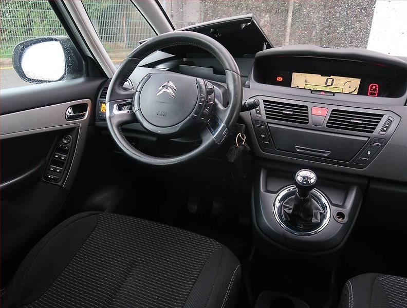 Citroën C4 Picasso (2011) 1.6 i, nová STK, dobrý stav - fotka 7 z 18