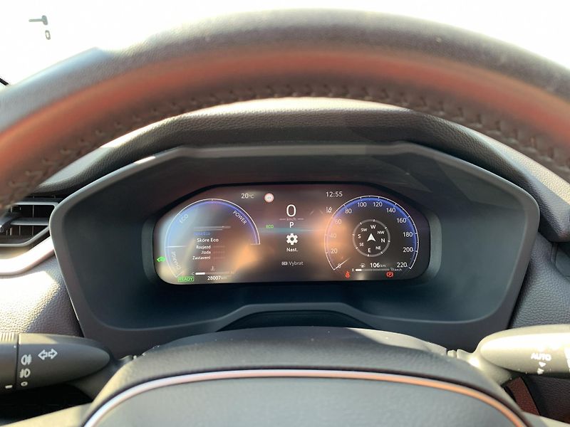 Toyota RAV4 COMFORT STYLE 2.5 HEV 4x4 AT - fotka 19 z 32