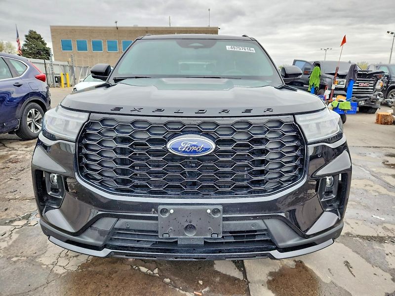 Ford Explorer (2024) ST-LINE - fotka 5 z 12