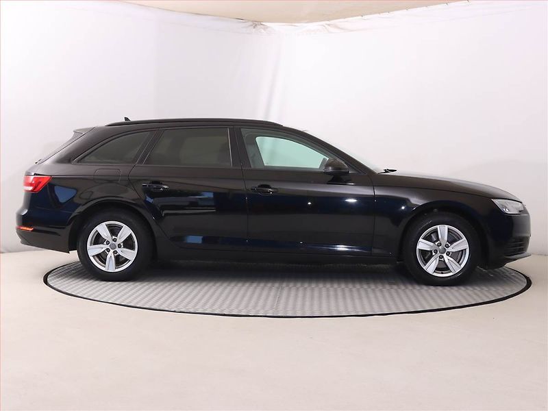 Audi A4 (2016) 2.0 TDI, Navi, Bi-Xenony - fotka 6 z 21
