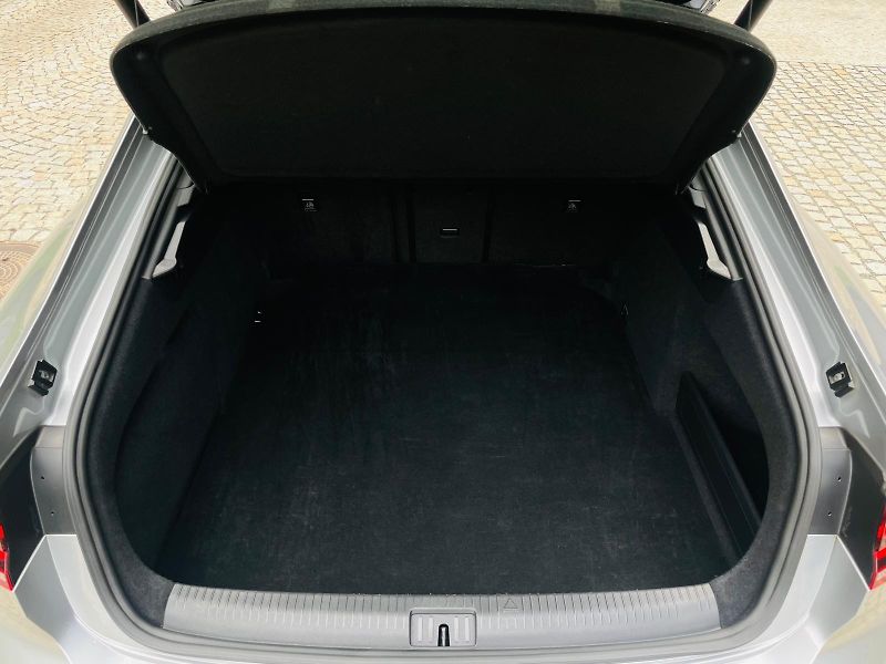 Volkswagen Arteon 2.0TDI 4x4 AUT FULL VÝBAVA ČR - fotka 18 z 59