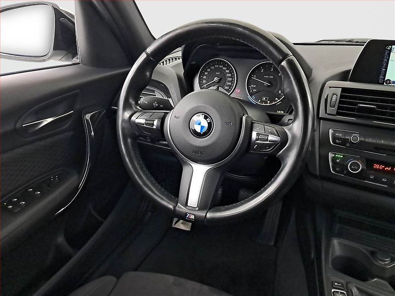BMW Řada 1 (2015) 116d, Navi, Xenony - fotka 7 z 18