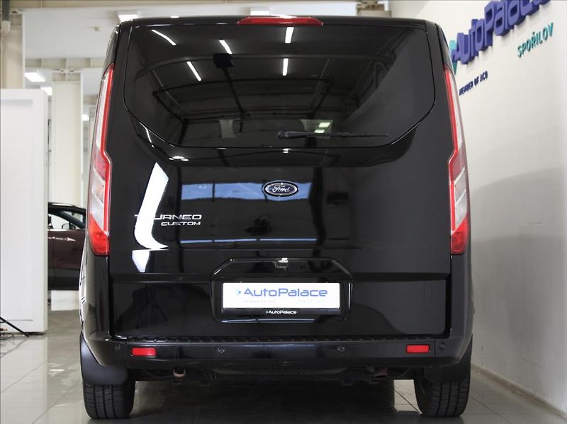 Ford Tourneo Custom 2,0 EB 136kW AT L2 Titan.X 9-m - fotka 4 z 24