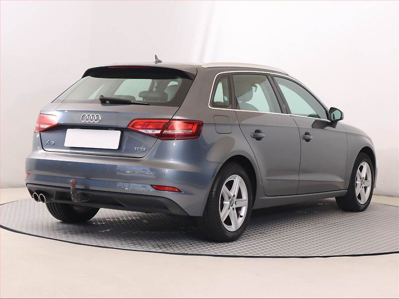 Audi A3 (2018) 1.5 TFSI, Serv.kniha, Kůže - fotka 5 z 22