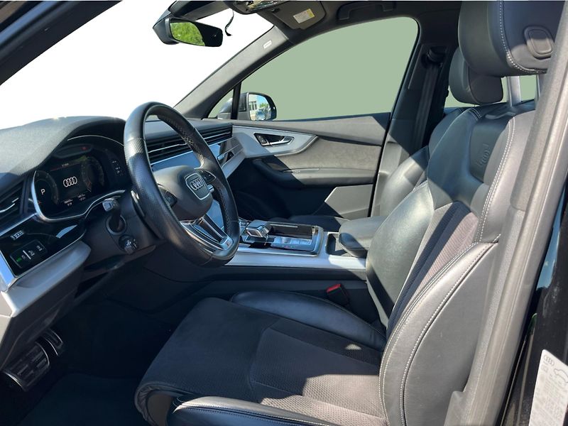 Audi Q7 50TDi quattro S-line - fotka 11 z 24