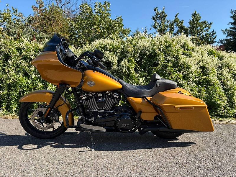 Harley-Davidson FLTRXS Road Glide Special (2023) - fotka 6 z 16