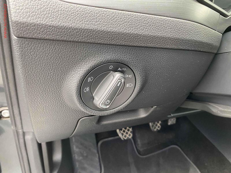Škoda Superb (2019) 2.0 TDi, Style, bixen, navi - fotka 15 z 19
