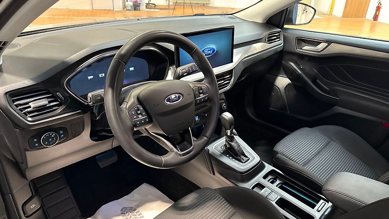 Ford Focus 1.0 EcoBoost mHEV 114kW Titani - fotka 5 z 13