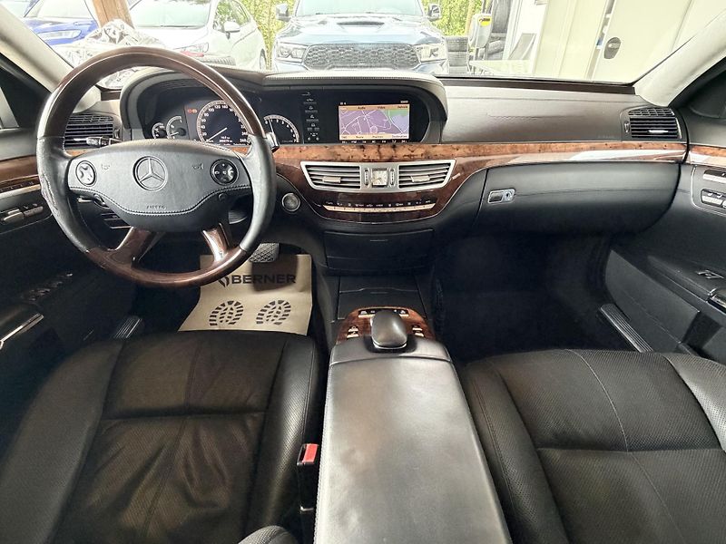 Mercedes-Benz Třídy S S 500 L - fotka 7 z 30