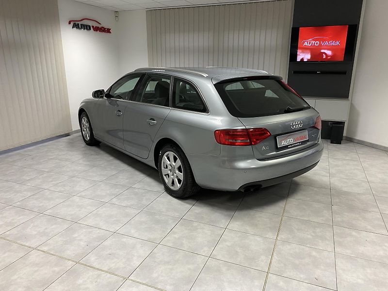 Audi A4 1.8 TFSi AUTOMAT DIGIAC - fotka 8 z 23