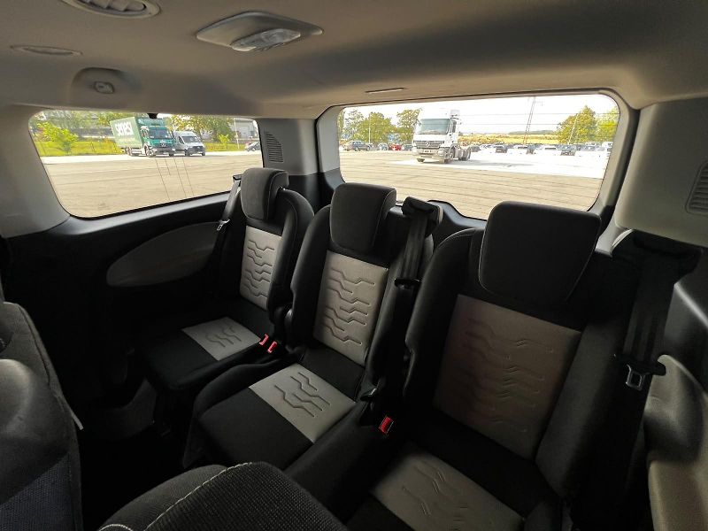 Ford Tourneo Custom 2.0TDCI 96kW 8-Míst DPH TZ - fotka 23 z 25