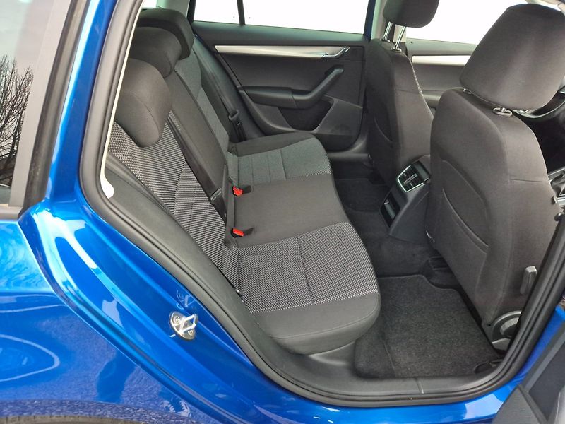 Škoda Octavia (2017) 1.6 TDI  TOP STAV NAVI - fotka 15 z 38