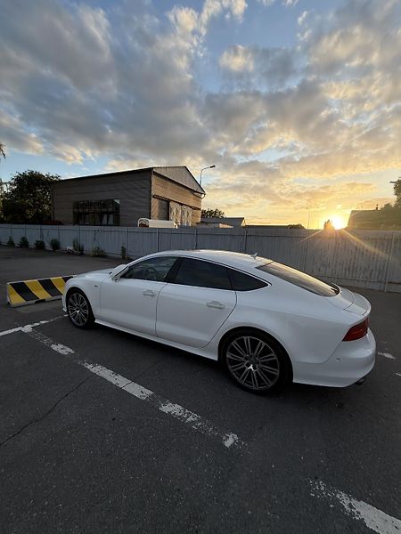 Audi A7 (2012) Max výbava, S-line,Nová STK - fotka 4 z 26