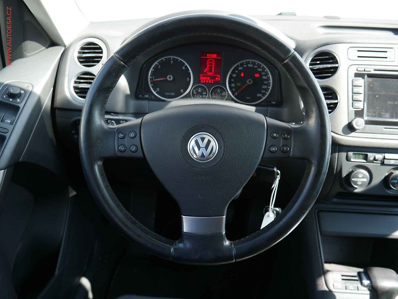 Volkswagen Tiguan (2009) 2.0TDi, ČR, DSG, xenon, navi - fotka 13 z 21